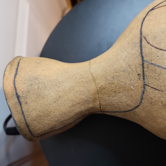 Vintage Studio Pottery Signed Sgraffito Vase - Picture 11 of 12